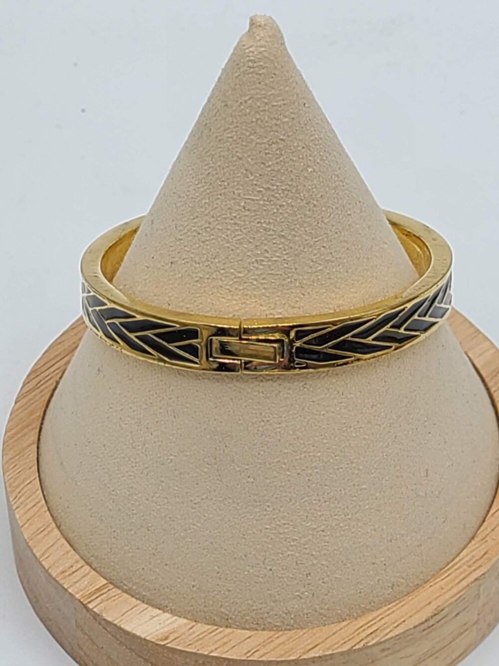J Crew Black Enamel Gold Tone Textured Hinged Bangle NWOT